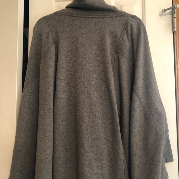 UGG Pancho - Picture 3 of 4